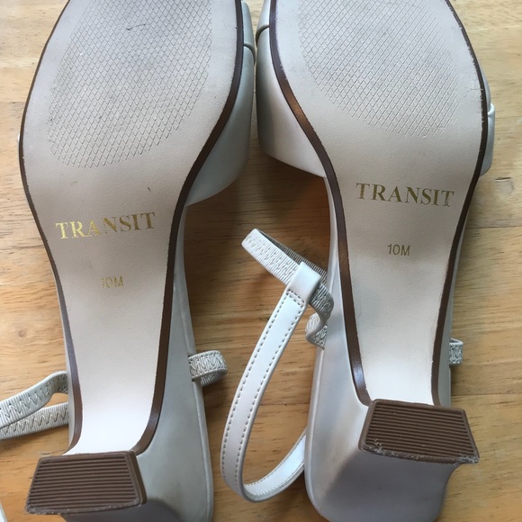 GUC, Size 10M, Champagne, “NY Transit” Sandals - Picture 6 of 8